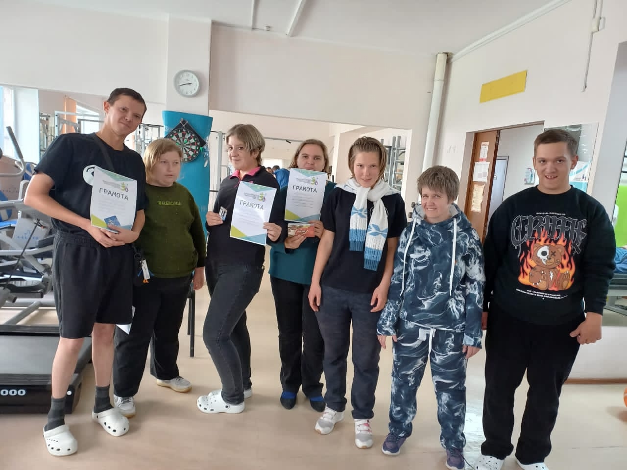 Соревнования по боулингу среди получателей социальных услуг.