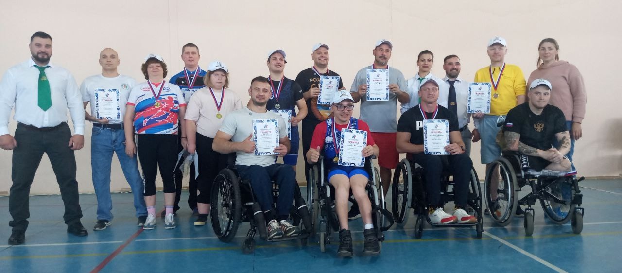 Соревнования по пара пауэрлифтингу в рамках городской открытой спартакиады для людей с ограниченными возможностями здоровья.