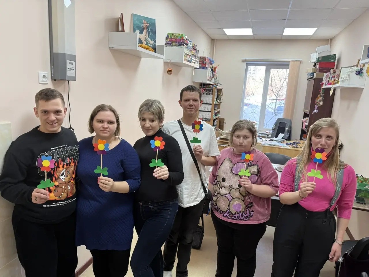 Творческий мастер-класс по изготовлению аппликации из цветной бумаги.